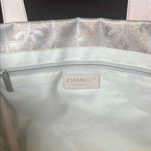Chanel Designer Tote Bag - Picture 8 of 14